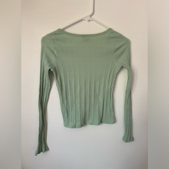 2 Pack Cute Thin Button Long-Sleeved Tops. Excellent Condition! - Picture 5 of 6